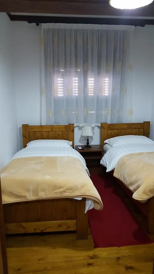 ***  Hotel Bujtina E Bardhe Görice Arnavutluk