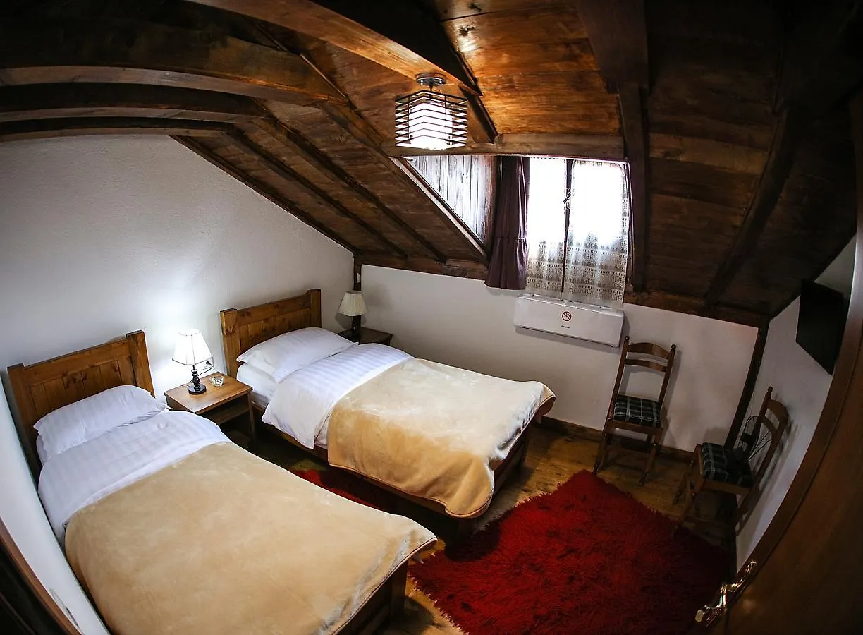 Hotel Bujtina e Bardhe Korce 3*,  Albanië